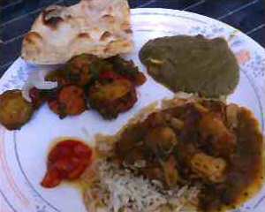 India Palace Chicken Curry, Mixed Ve Curry, Palak Paneer